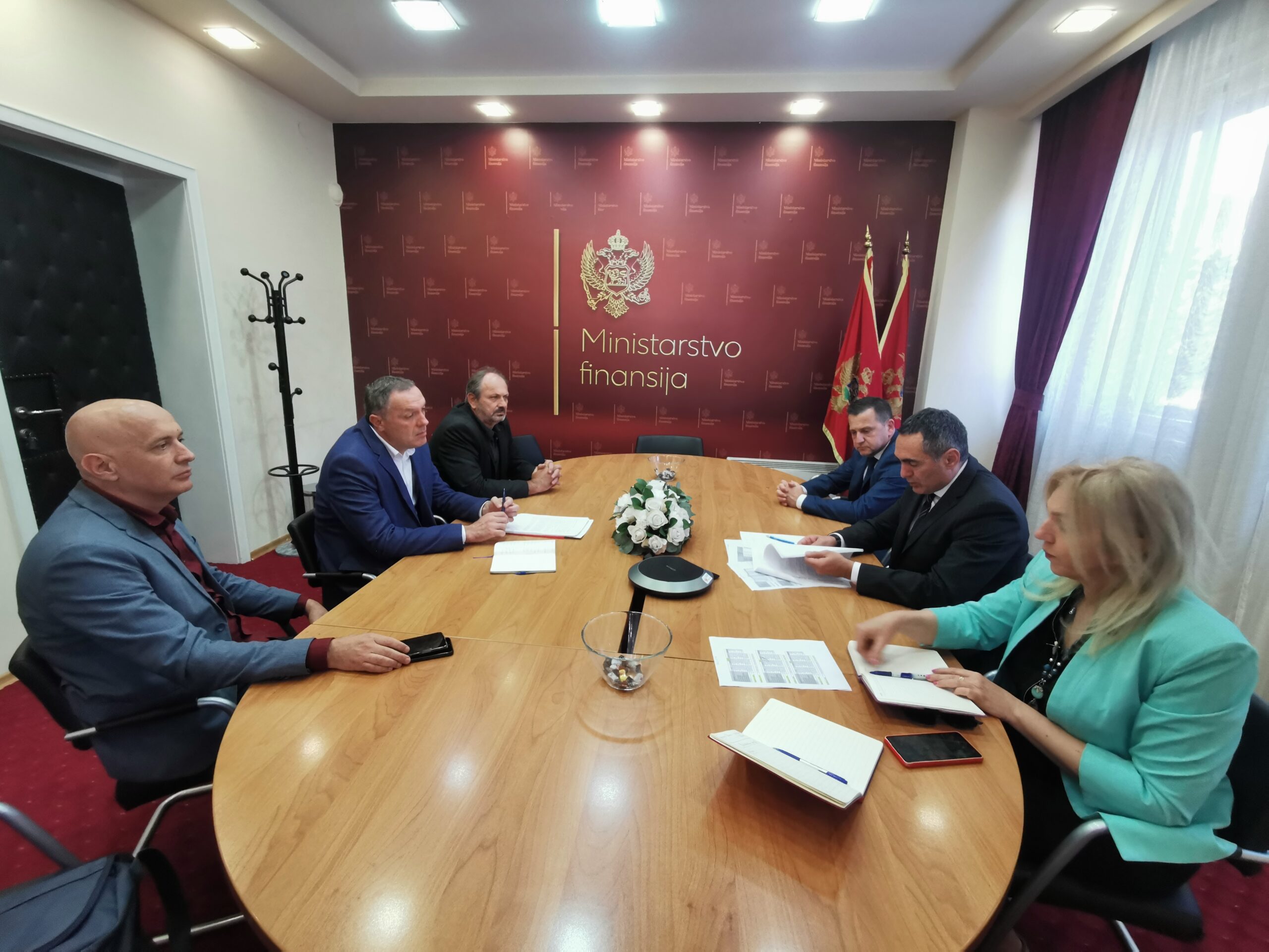Damjanović: Od prvog januara zaposlenima u prosvjeti veće zarade za 15%