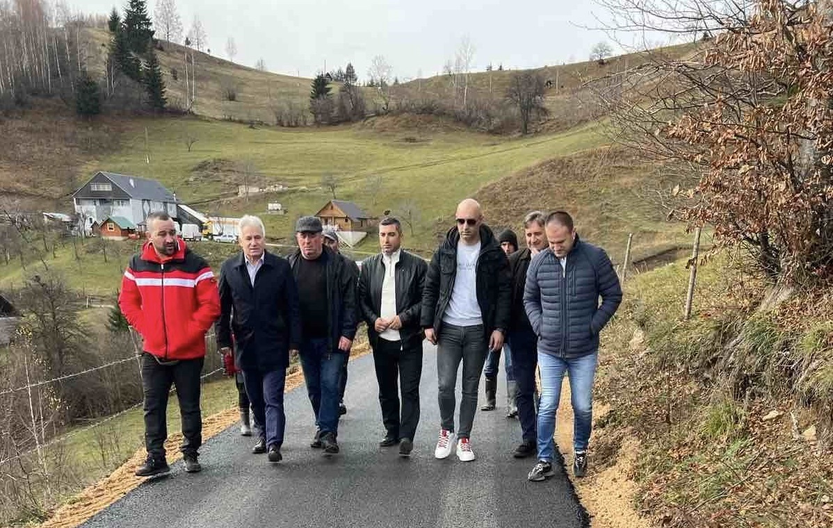 Asfaltirana dionica puta u Koljenu