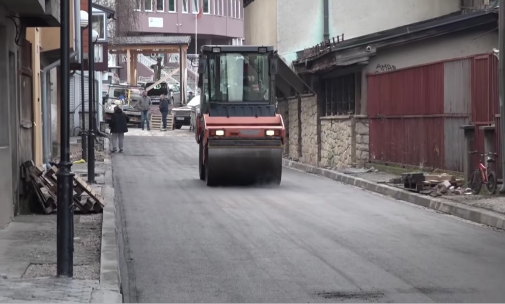 Ugrađen asfaltni zastor u ulici Centar VII