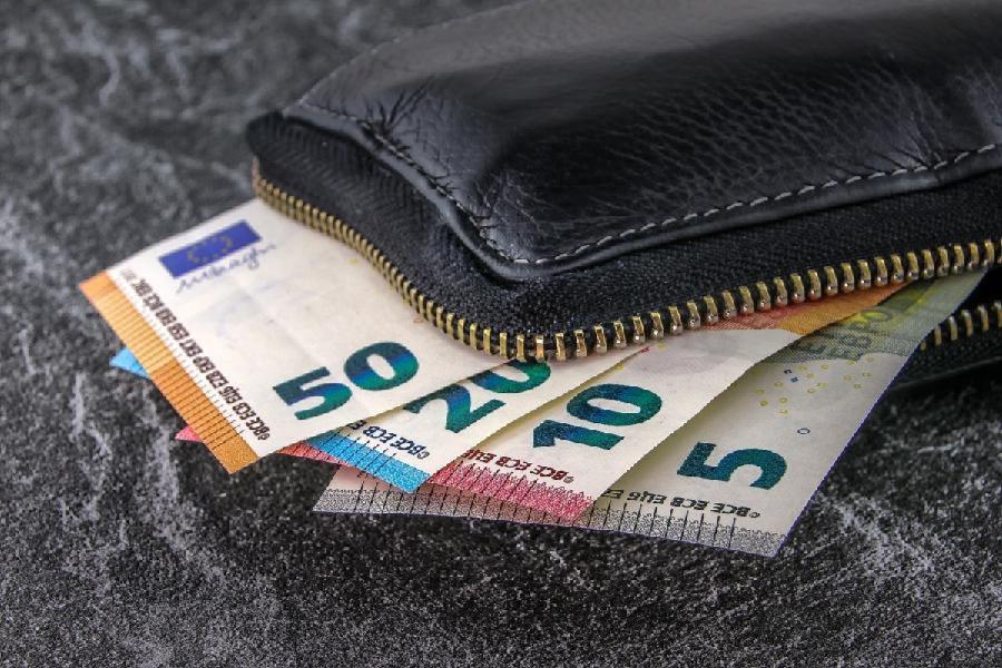 Penzije od petka, isplata uvećanih minimalnih putem dva čeka