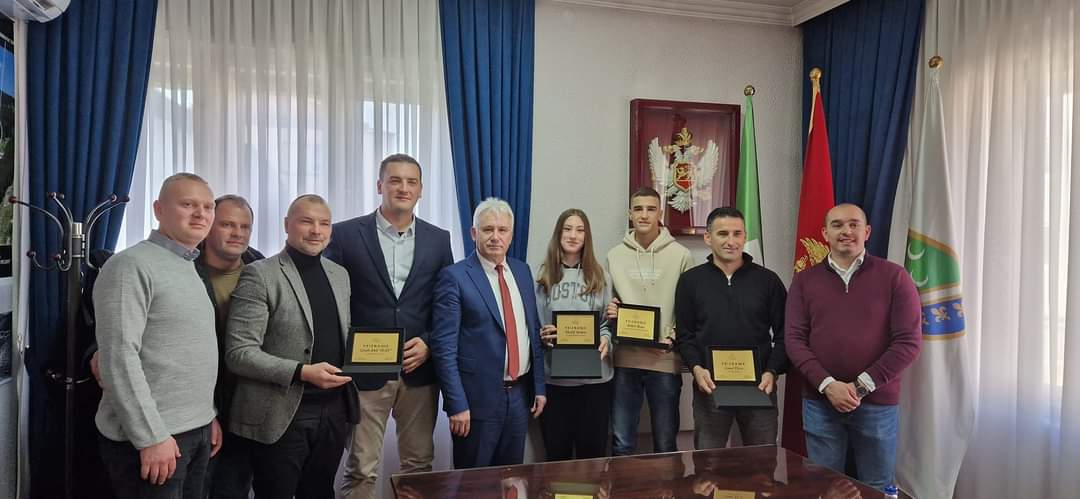 Husović uručio godišnja priznanja najboljim sportistima i sportskim organizacijama