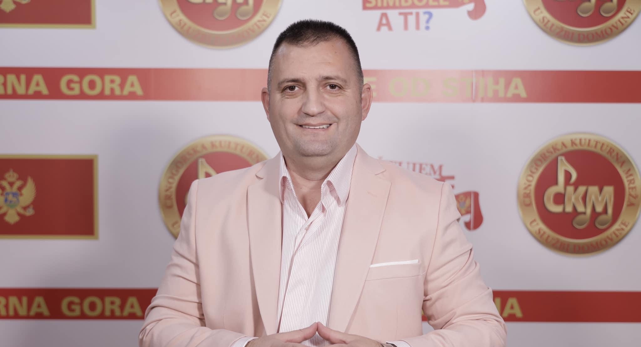 Djeda Mraz da nam donese parlamentarne izbore