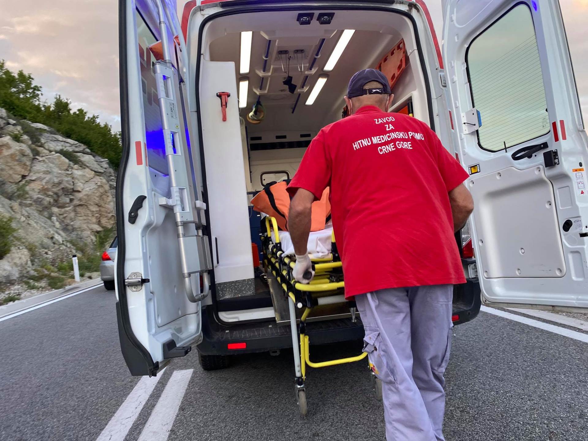 Zaposleni u Hitnoj protestuju u više gradova CG