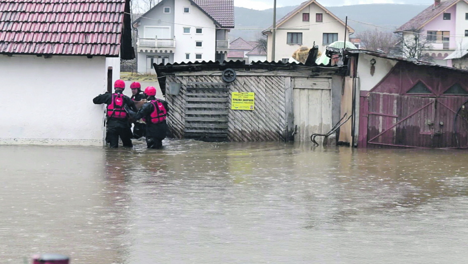 726849 1674039942 sjenica poplava spasavano dete fotorina1 f Radio televizija Rožaje