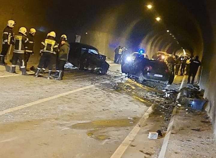 Podlegao povredama suvozač iz udesa u tunelu Lokve