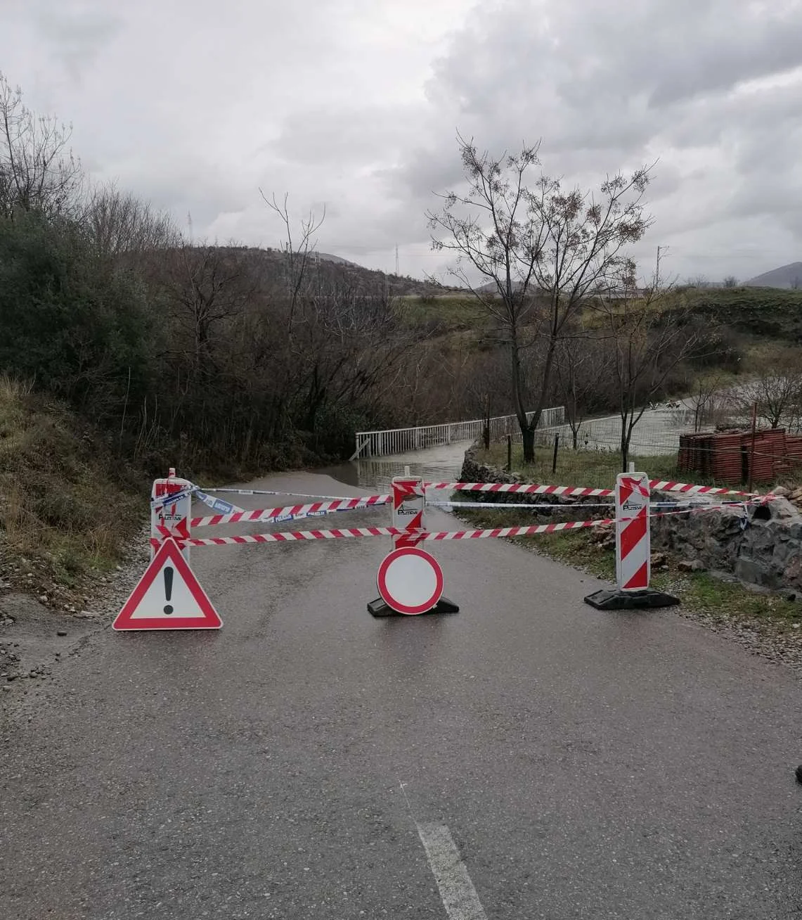 U prekidu saobraćaj na putevima Mojkovac – Đurđevića Tara i Rožaje – Kula – Peć