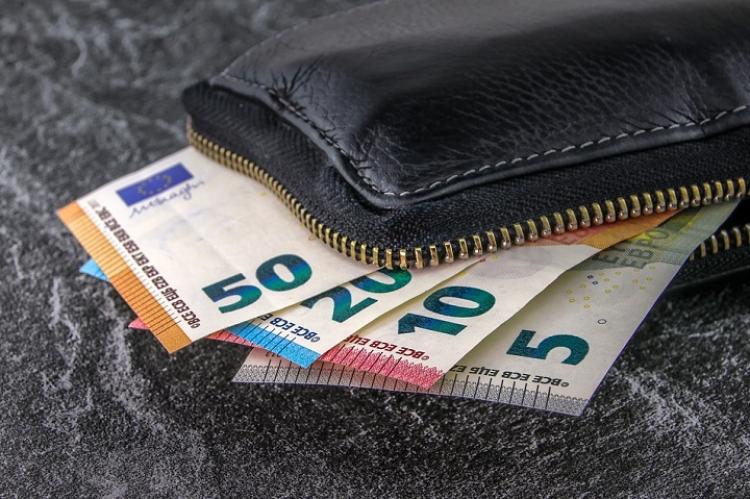 Danas isplata materijalnih davanja