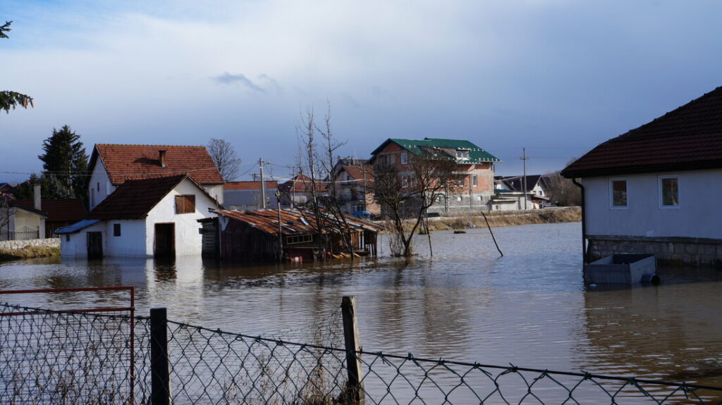 U Novom Pazaru i Sjenici alarmantno stanje 4 sjenica poplave poplava Radio televizija Rožaje
