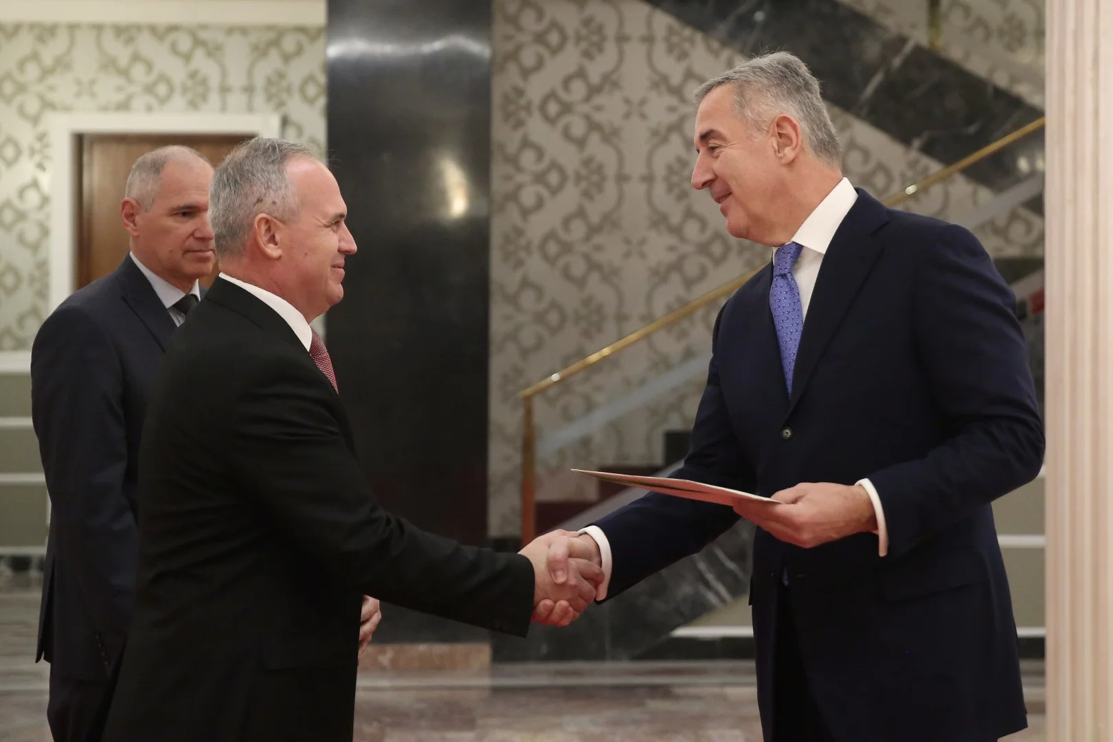 Đukanović primio akreditivno pismo novoimenovanog, izvanrednog i opunomoćenog ambasadora Republike Sjeverne Makedonije Zećira Ramčilovića