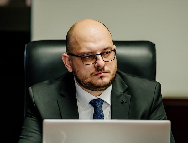 Ministar Adrović čestitao 1. maj –  Praznik rada