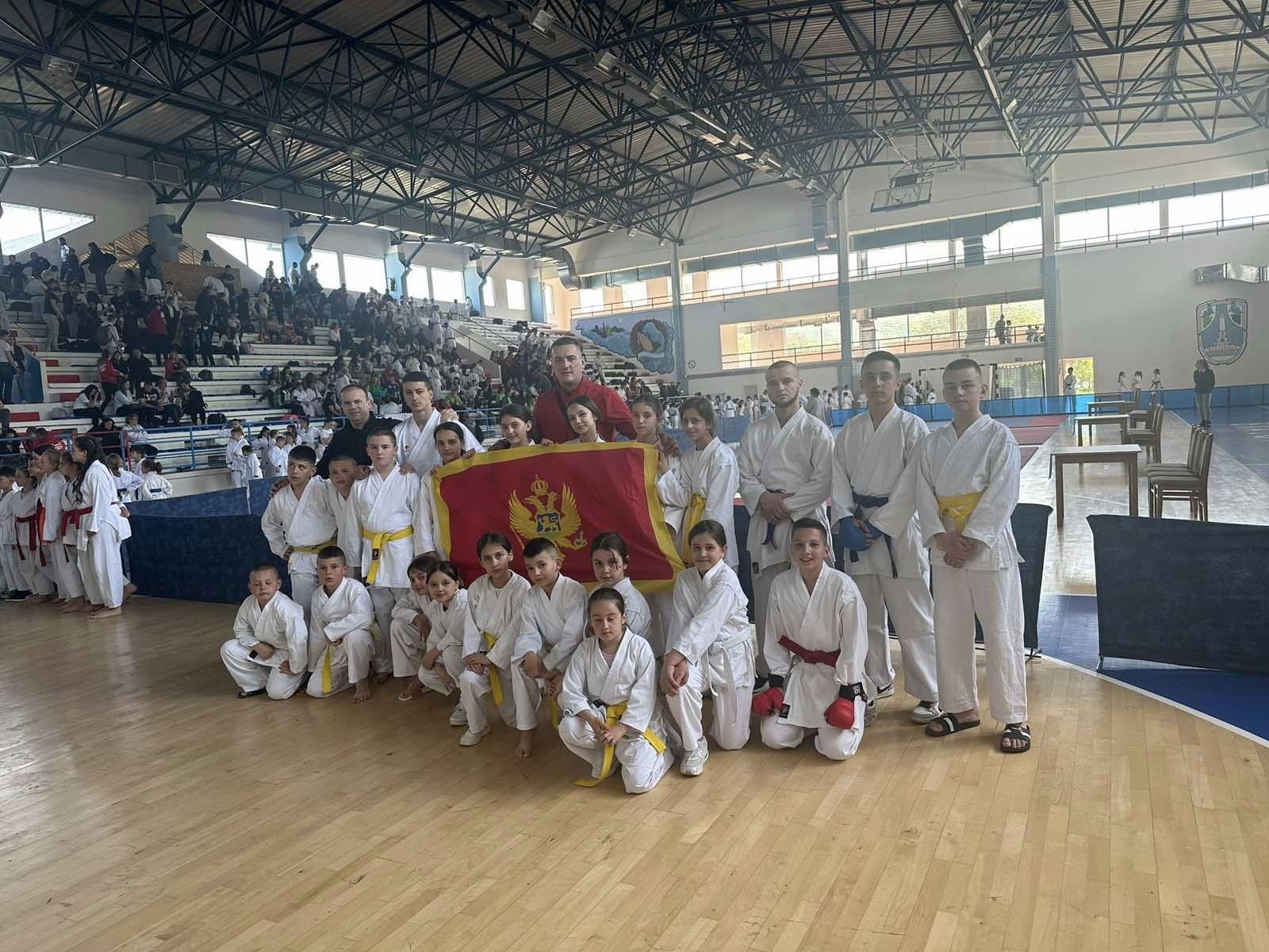 Zlato za Mirsada Ljaića, Denisa Kuča, Bakira i Seida Honsića  – Sensei u Rožaje donio 21 medalju