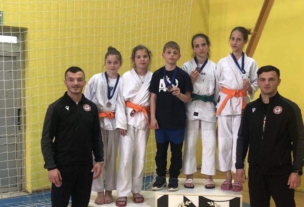 Mlađi pioniri osvojili 5 medalja na Međunarodnom turniru u Mostaru