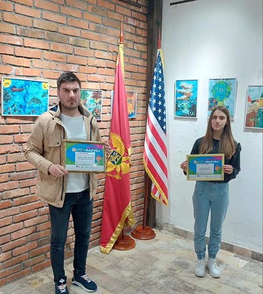 U galeriji “Hilmija Ćatović” je otvorena izložba likovnih radova učenika OŠ “25.maj”