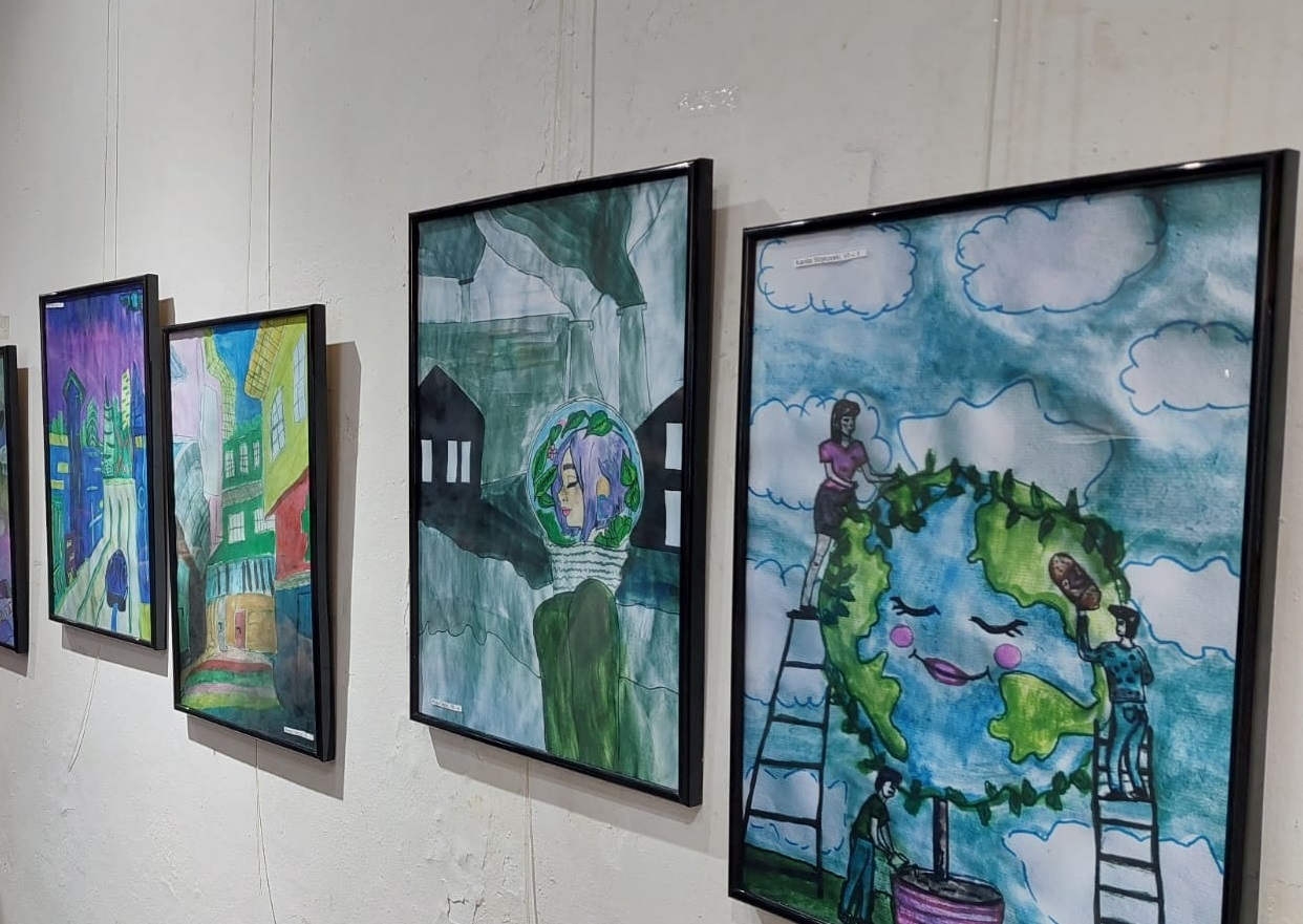 U galeriji “Hilmija Ćatović” otvorena izložba likovnih radova učenika OŠ “25.maj”