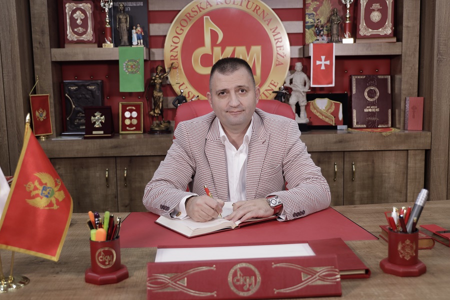 (Ne)principijelna koalicija Abazovića i Bečića