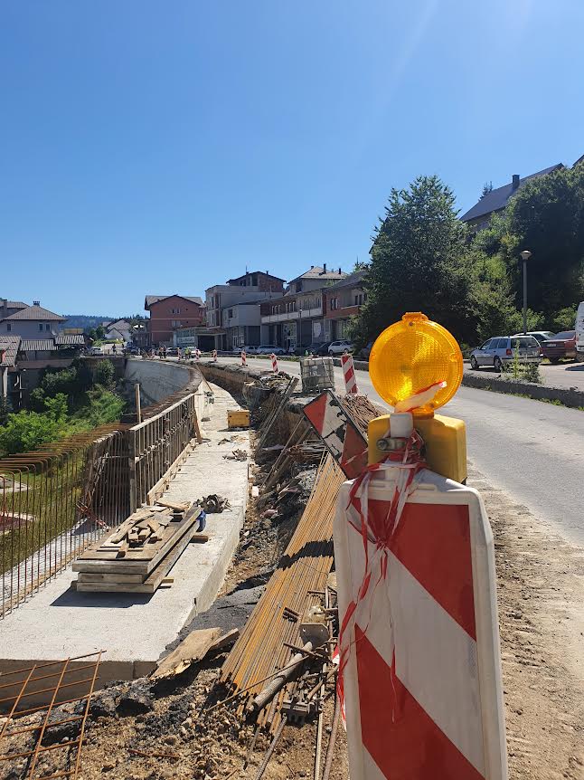 Radovi na putu prema Pećkoj petlji izvode se planiranom dinamikom
