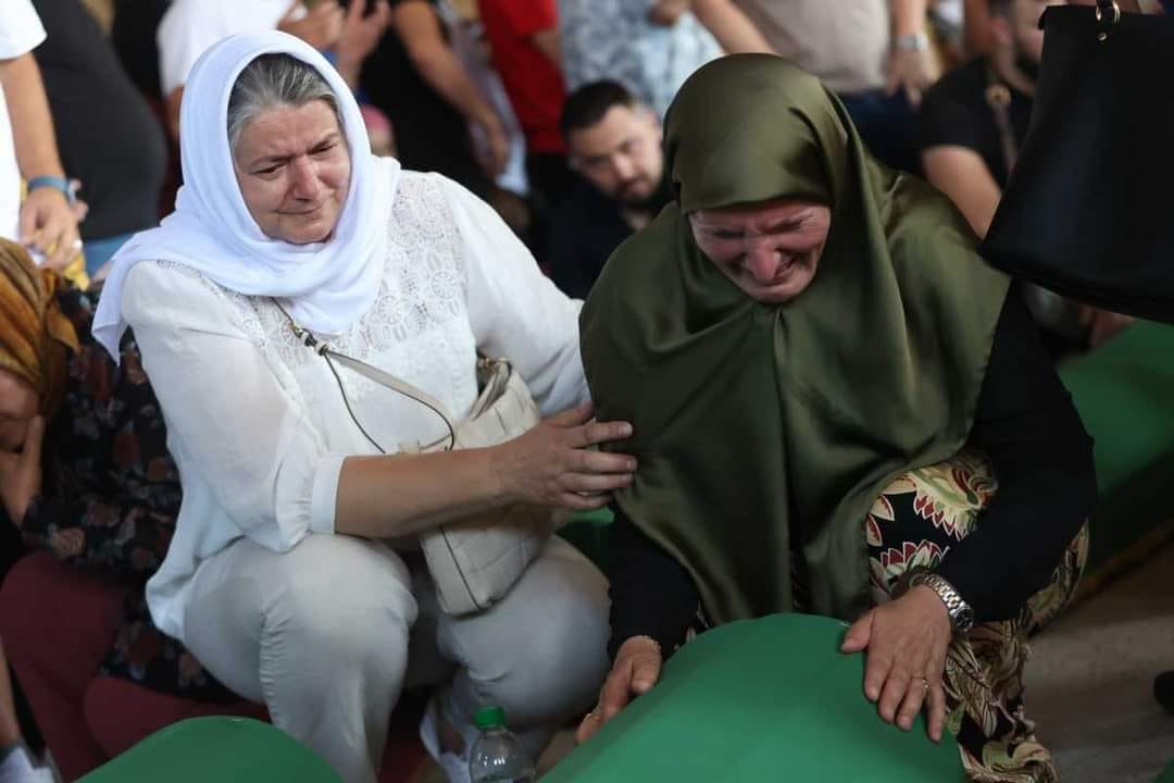 Abazović i Adžić na komemoraciji u Srebrenici