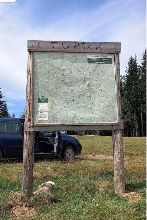 Sanirana šteta na turističkim tablama na Turjaku