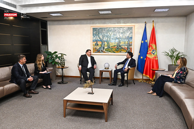 Abazović sa turskim investitorom: Starbaks u Crnu Goru stiže početkom 2024.