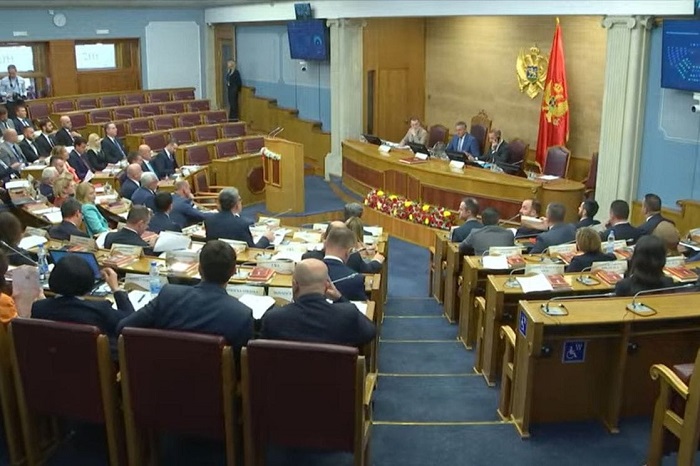 Glasanje uz crne trake: Andrija Mandić novi je predsjednik Skupštine Crne Gore