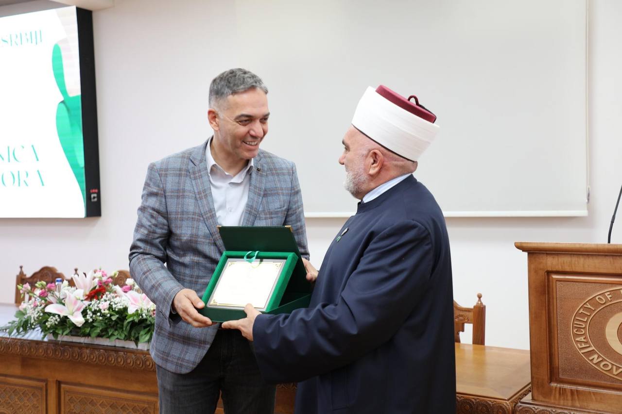 Uručeno priznanje na ime rhm.Islama Avdića, prvog predsjednika Sabora Islamske zajednice