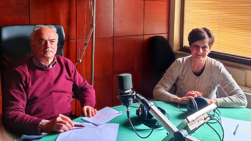 Rifat Alihodzic i poslenik medija Jadranka Prelevic kada je priprema serijal Koracima proslosti o starim gradskim jezgrima Radio televizija Rožaje