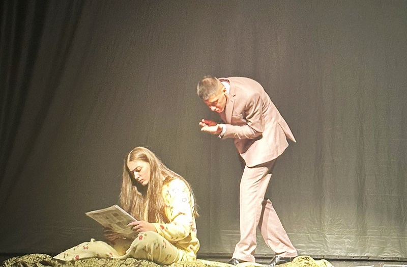 Na velikoj sceni KIC-a “Budo Tomović” u Podgorici uspješno izvedena predstava dramskog studija Centra za kulturu Rožaje “Voljelo se dvoje mladih”
