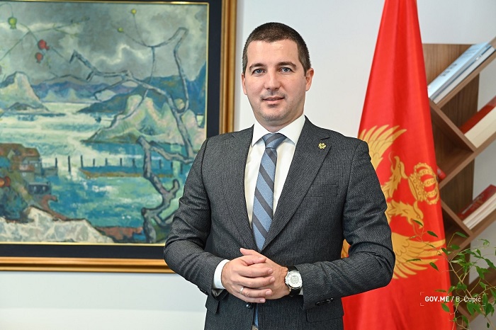 Potpredsjednik Bečić povodom Međunarodnog dana borbe protiv nasilja nad ženama