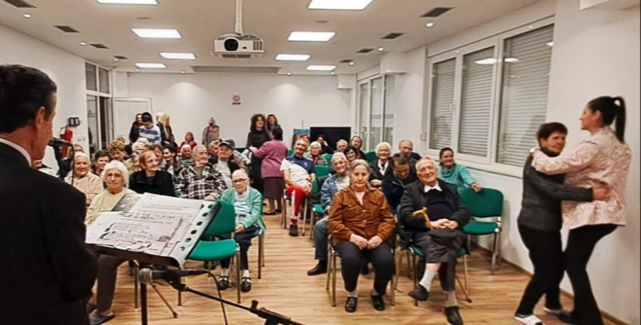 Уз музику, стихове и плес у Дому старих „Подгорица“ на хуманитарном концерту Копривице