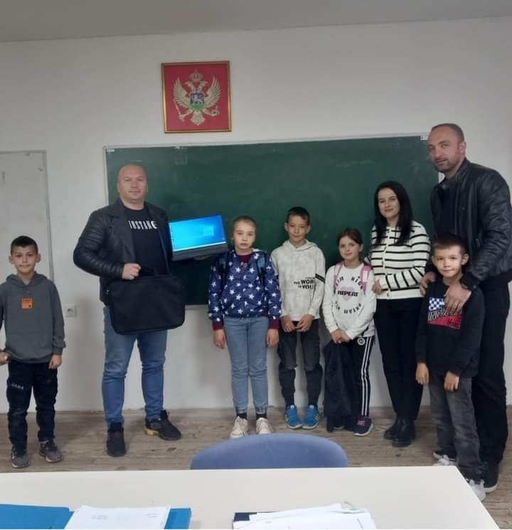 Humanitarna misija Munevera Balote donijela osmijeh na lice naših sugrađana u Bukovici i Besniku kao i za učenike “OŠ Malidubrava”