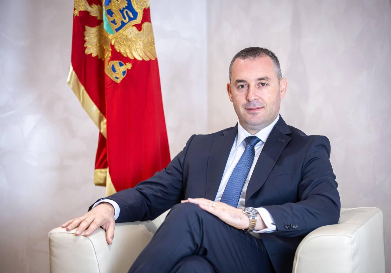 Potpredsjednik Vlade za demografiju i mlade i ministar sporta i mladih, Dragoslav Šćekića ,čestitao Međunarodni dan studenata