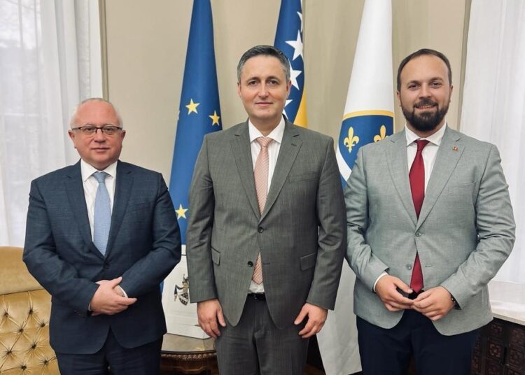 Bećirović : Podrška aktivnostima Bošnjačkog vijeća u Crnoj Gori