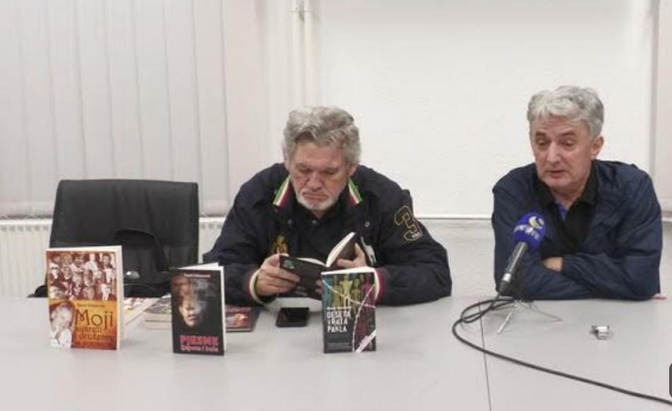 U Rožajama promovisan roman „ Deset vrata pakla“ Rezaka Hukanovića