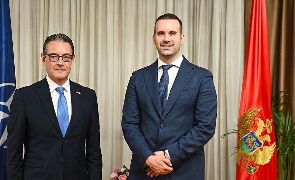 Premijer sa ambasadorima Turske i Ukrajine: Erdogan i Šmigal čestitali Spajiću