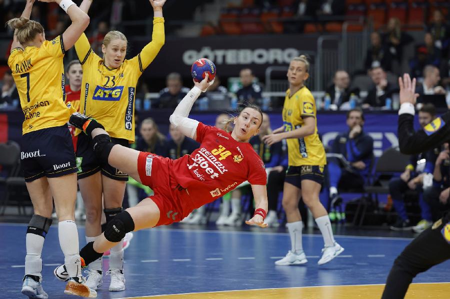 “Lavice” poražene od Švedske, u četvrtfinalu sa Danskom