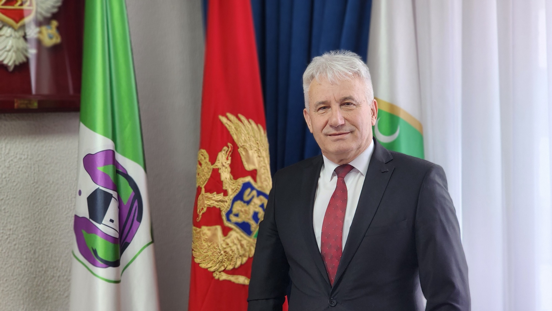 Predsjednik Husović čestitao Božić