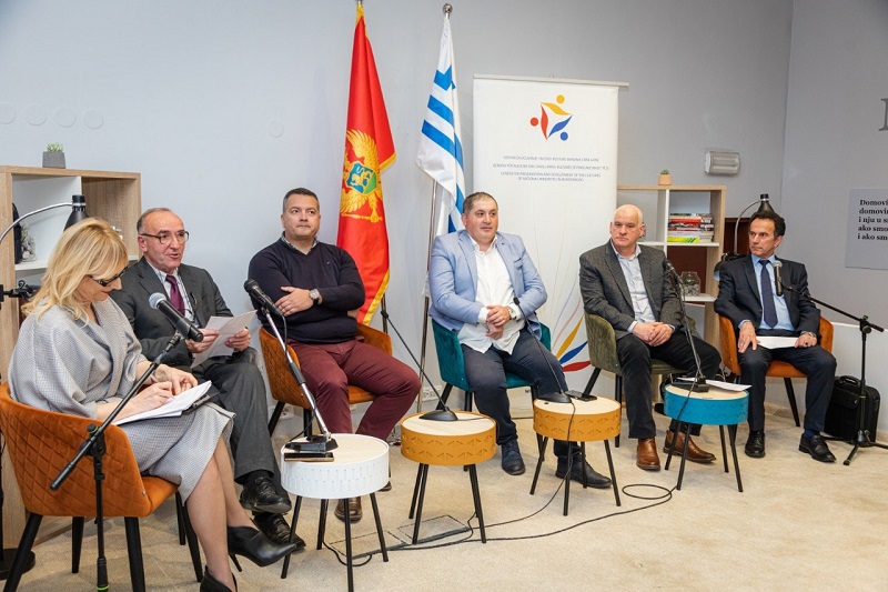 Interkulturalna obzorja Bozidara Prorocica Podgorica Hadzi Ljajci prvi sa desna Radio televizija Rožaje