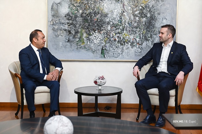 Premijer sa predstavnicima kompanija Azmont i Orascom