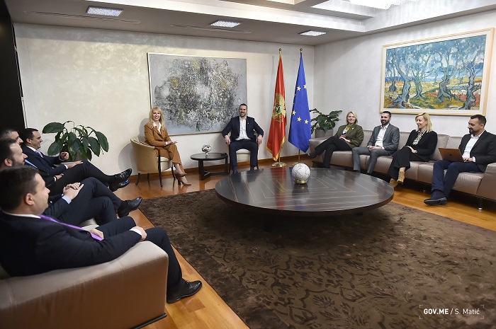 Premijer Spajic sa predstavnicima Zajednice opstina Crne Gore 2 Radio televizija Rožaje