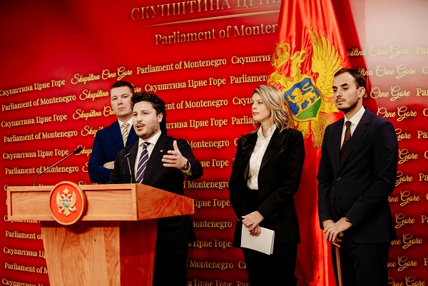 URA će podržati Sindikat i podnijeti amandmane na Budžet za povećanje plata u javnoj upravi i pravosuđu