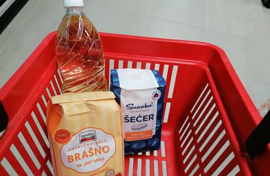Minimalna potrošačka korpa u decembru iznosila 830 eura