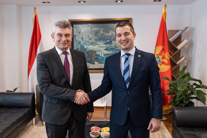 Potpredsjednik Vlade Aleksa Bečić susreo se sa ambasadorom Mađarske Jožefom Neđešijem