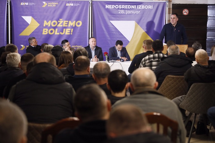 Održana tribina u Andrijevici: Ponosni na ostvarene rezultate nastavljamo da trasiramo put razvoja Crne Gore, svjesni da možemo i moramo bolje!