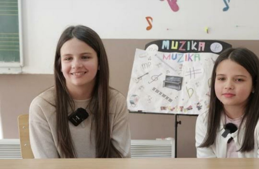 Mlade pijanistkinje iz Rožaja, Darija i Dina Ramadani, osvajaju takmičenja i srca publike