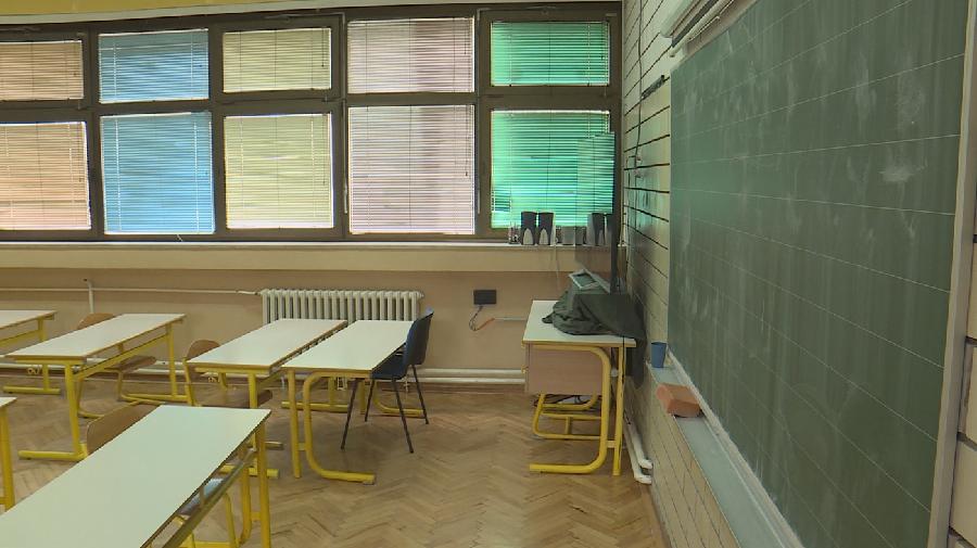 Prosvjetari štrajkuju dok se ne potpiše sporazum