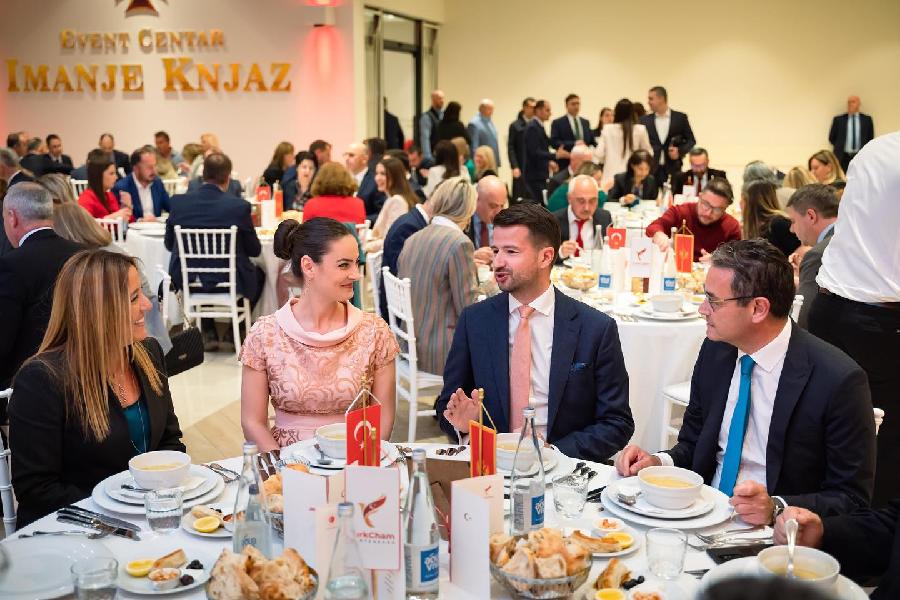 Milatović na iftaru: Različitosti su temelj naprednog društva