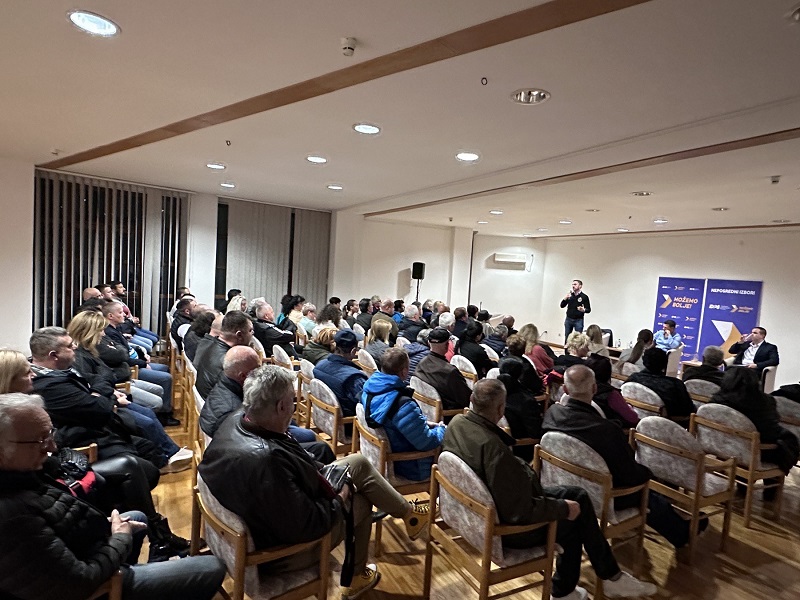 Održana tribina u Herceg Novom: Nastavljena kampanja za prve lokalne unutarpartijske izbore, uprkos opozicionom djelovanju u Herceg Novom DPS pokazuje svoju žilavost i politički karakter