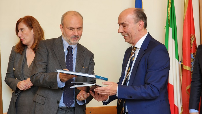 Sastankom sa italijanskim ministrom zdravlja, g-dinom Skilaćijem otpočela radna posjeta naše delegacije Italiji