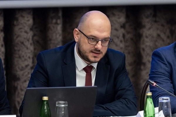 Poslanik ADROVIĆ pitaće ministra Martinovića šta će nadležni učiniti u pravcu trajnog saniranja deponije Mostina