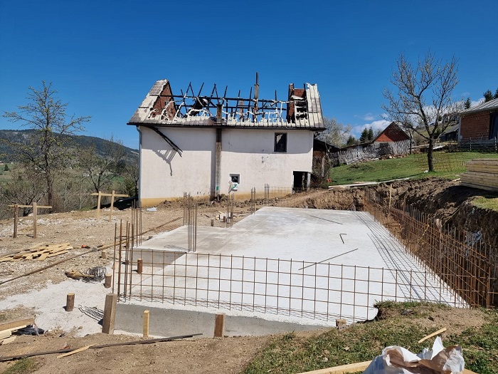 Ramovići započeli izgradnju nove kuće, zahvaljuju se svima koji su im pomogli nakon požara